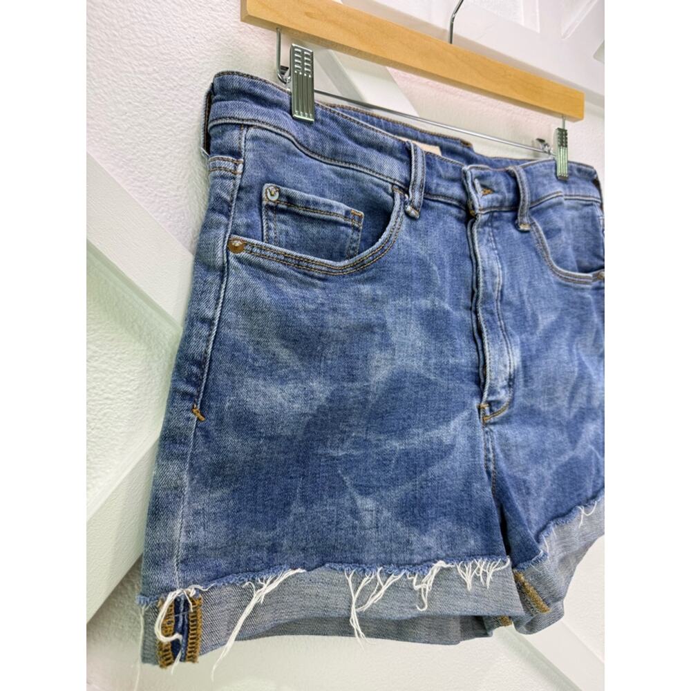 Anthropologie Pilcro Denim Shorts Cuffed Raw Hem Distressed Mid Rise Size 30 - Picture 3 of 12
